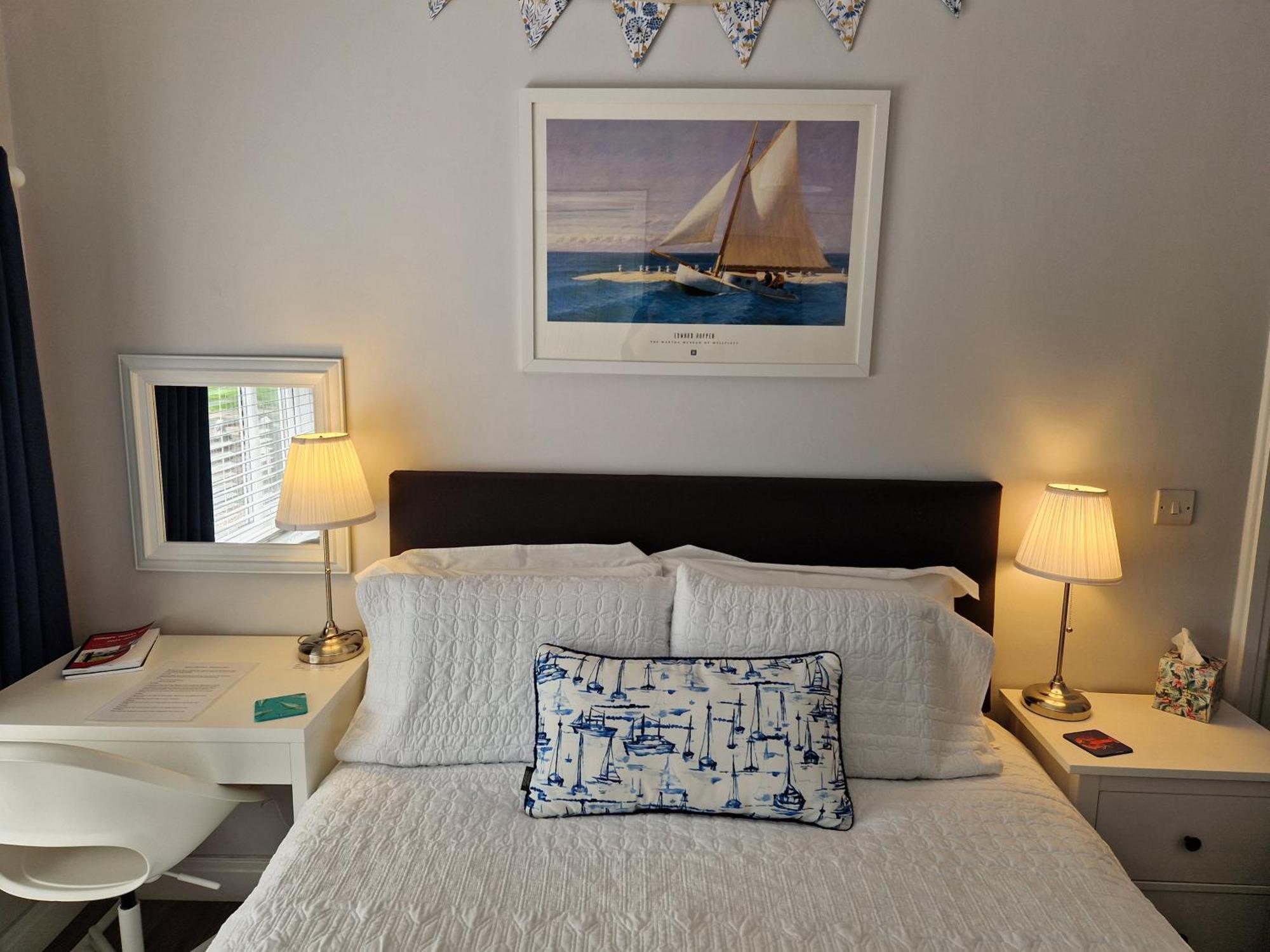 Room On Heath Park Кардифф Экстерьер фото