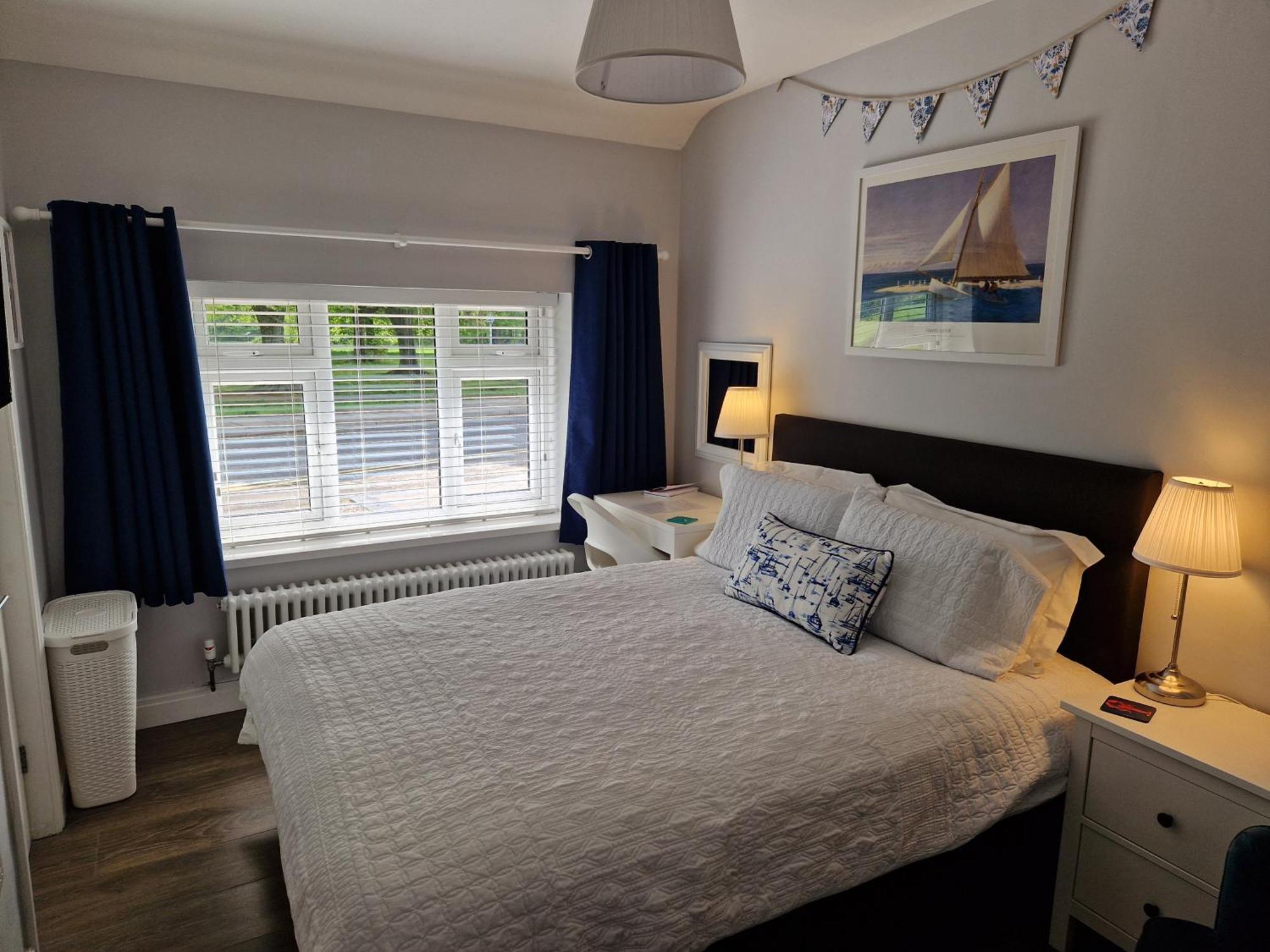 Room On Heath Park Кардифф Экстерьер фото