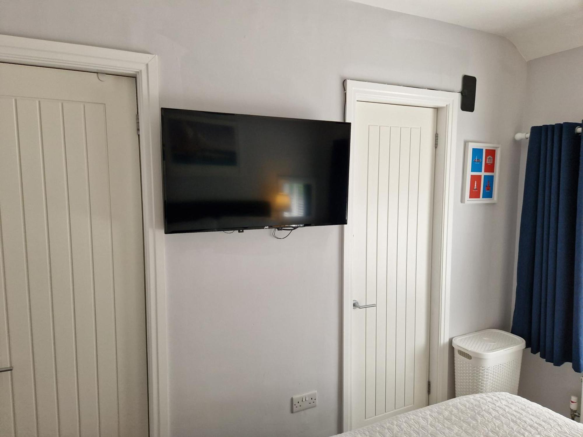Room On Heath Park Кардифф Экстерьер фото